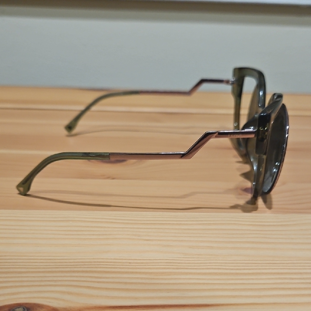 Fendi Paradeyes FF0137S Sunglasses Pink Green Cat Eye Geometric Made In Italy - Picture 4 of 11